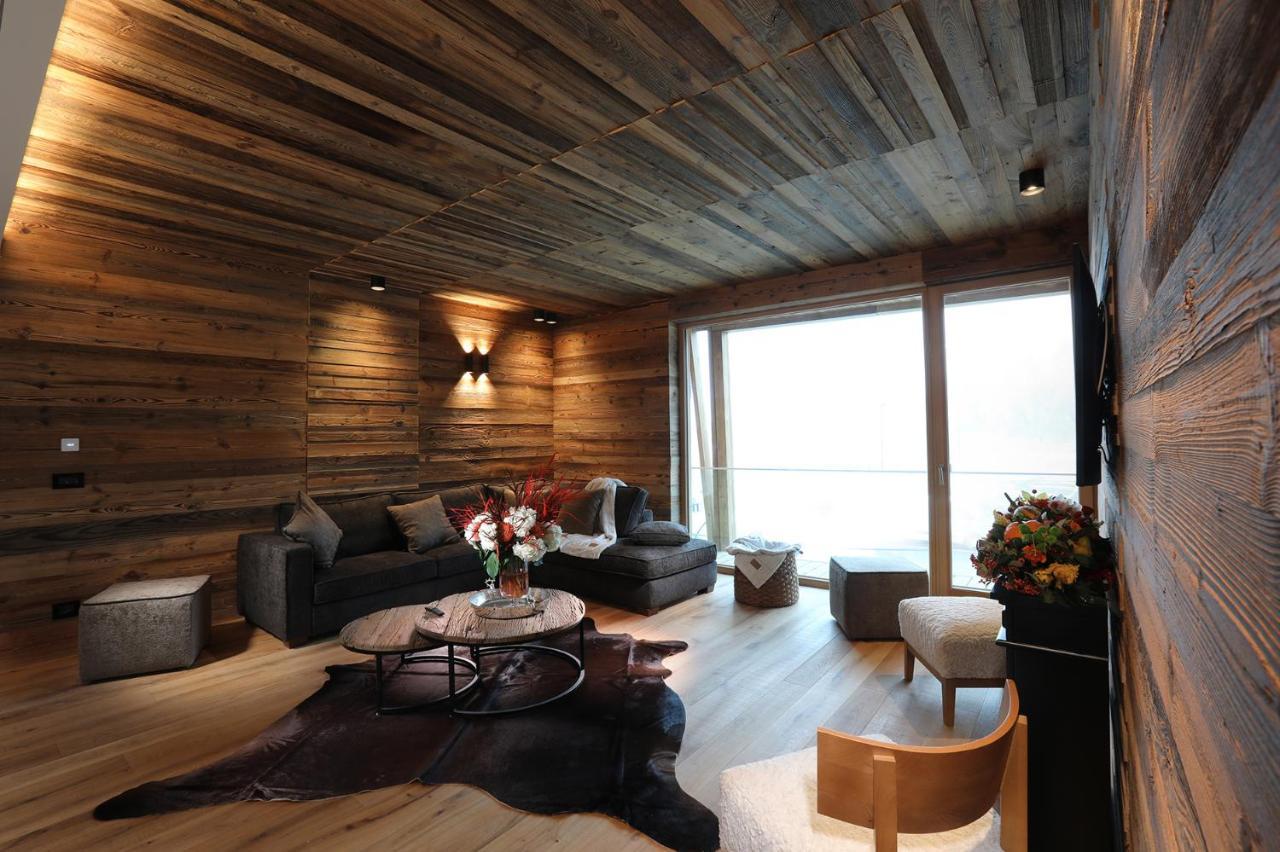 ブレウイル・チェルヴィナイア Chalet Blanc Cervinia Bed & Breakfast エクステリア 写真