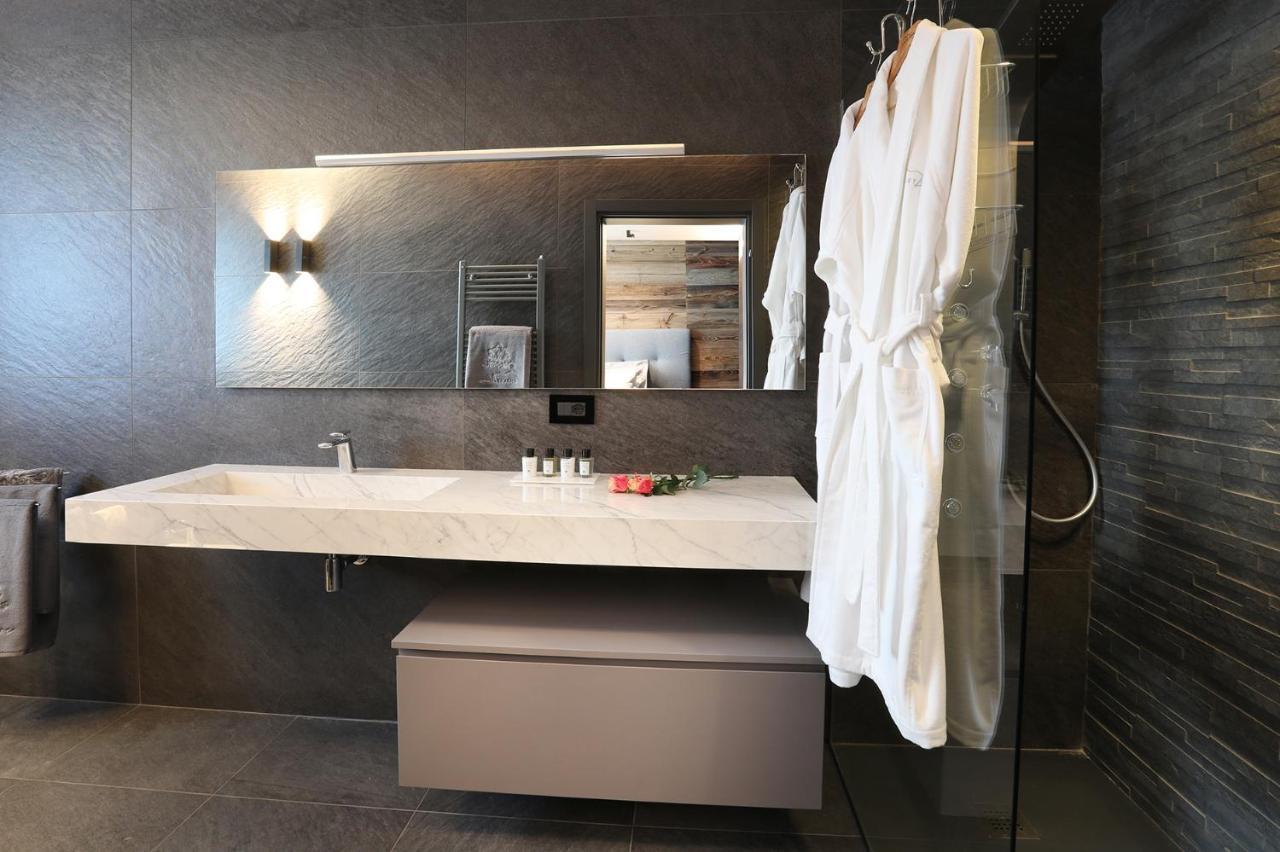 ブレウイル・チェルヴィナイア Chalet Blanc Cervinia Bed & Breakfast エクステリア 写真