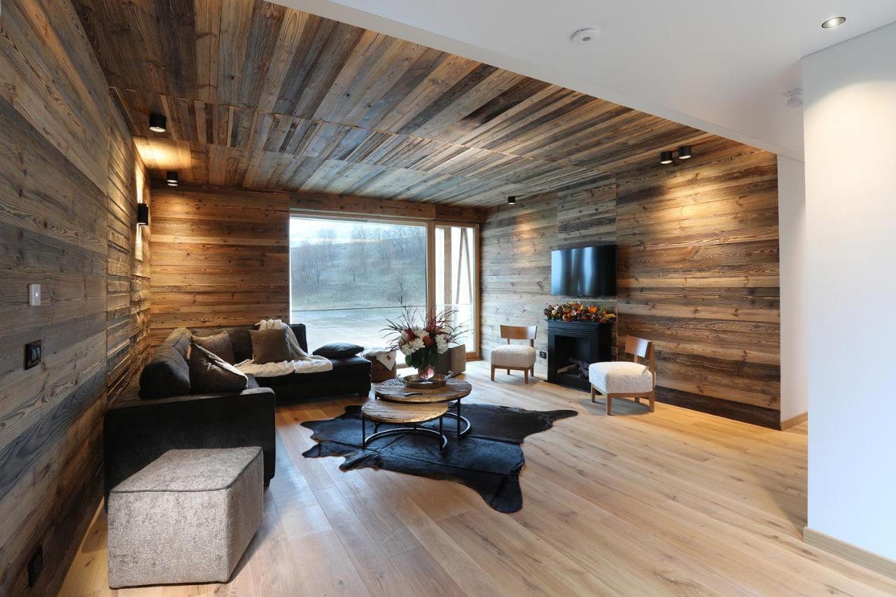 ブレウイル・チェルヴィナイア Chalet Blanc Cervinia Bed & Breakfast エクステリア 写真