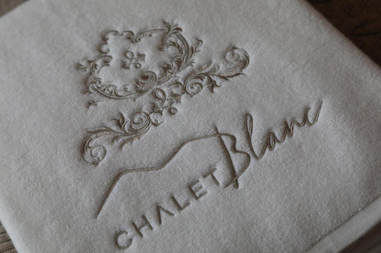 ブレウイル・チェルヴィナイア Chalet Blanc Cervinia Bed & Breakfast エクステリア 写真