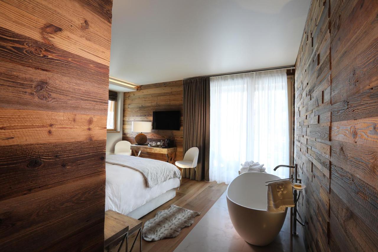 ブレウイル・チェルヴィナイア Chalet Blanc Cervinia Bed & Breakfast エクステリア 写真